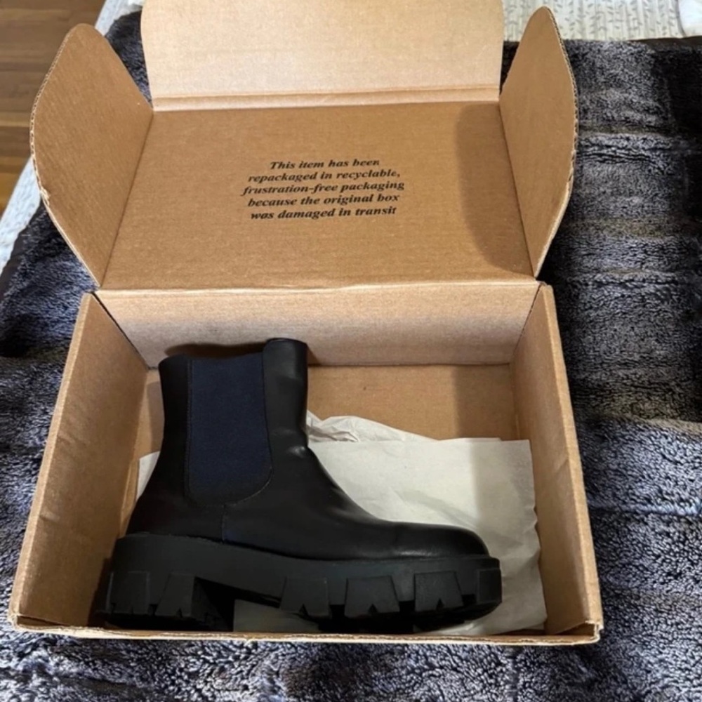 Glamorous Chunky Black Heeled Boots